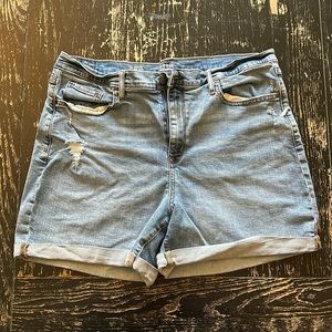 a.n.a High Rise Midi Shorts